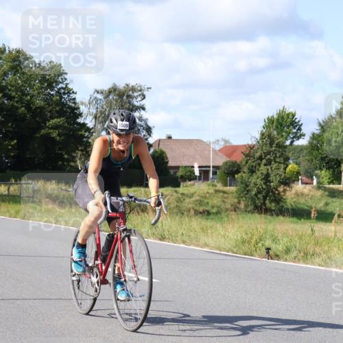 25.08.2024 - Elbe Triathlon Hamburg Fuchs,  Jonas http://msf.ph/oto/6871892 25.08.2024 11:14:48 Radfahren 1643, 1506, 1706 meine-sportfotos.de