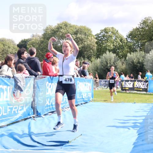 25.08.2024 - Elbe Triathlon Hamburg H.Heesch http://msf.ph/oto/6871895 25.08.2024 11:59:13 Ziel 306, 478, 1552, 1572 meine-sportfotos.de