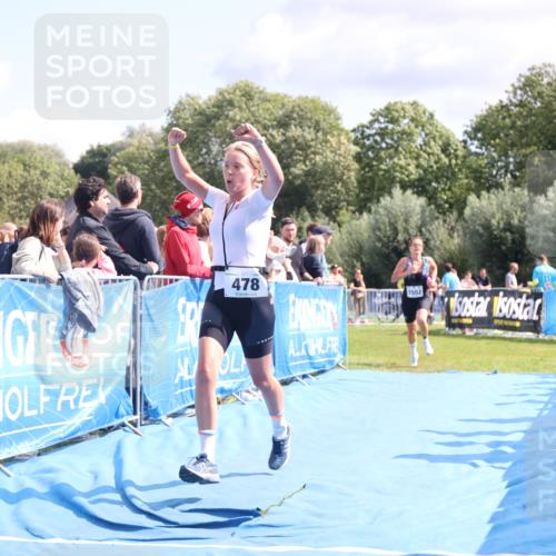 25.08.2024 - Elbe Triathlon Hamburg H.Heesch http://msf.ph/oto/6871901 25.08.2024 11:59:13 Ziel 306, 478, 1552, 1572 meine-sportfotos.de