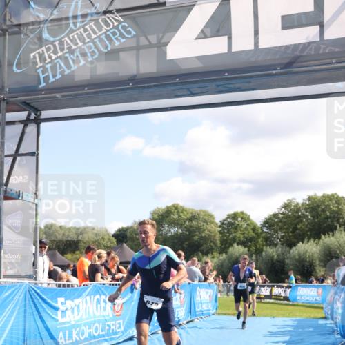 25.08.2024 - Elbe Triathlon Hamburg H.Heesch http://msf.ph/oto/6871904 25.08.2024 11:37:08 Ziel 400, 679, 731 meine-sportfotos.de