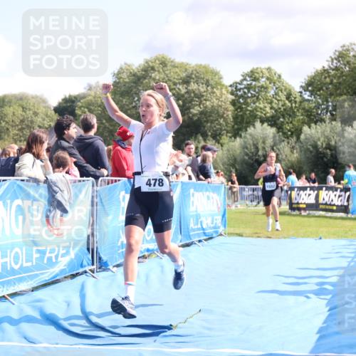 25.08.2024 - Elbe Triathlon Hamburg H.Heesch http://msf.ph/oto/6871910 25.08.2024 11:59:13 Ziel 306, 478, 1552, 1572 meine-sportfotos.de