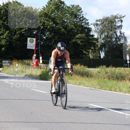 25.08.2024 - Elbe Triathlon Hamburg Fuchs,  Jonas http://msf.ph/oto/6871915 25.08.2024 11:14:54 Radfahren 1506, 1706, 1491 meine-sportfotos.de