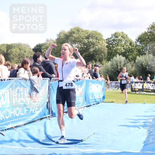 25.08.2024 - Elbe Triathlon Hamburg H.Heesch http://msf.ph/oto/6871927 25.08.2024 11:59:13 Ziel 306, 478, 1552, 1572 meine-sportfotos.de