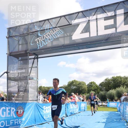 25.08.2024 - Elbe Triathlon Hamburg H.Heesch http://msf.ph/oto/6871936 25.08.2024 11:37:08 Ziel 400, 679, 731 meine-sportfotos.de