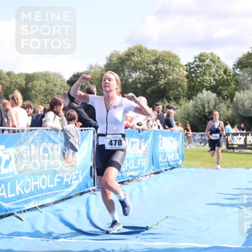 25.08.2024 - Elbe Triathlon Hamburg H.Heesch http://msf.ph/oto/6871944 25.08.2024 11:59:14 Ziel 306, 478, 1552, 1572 meine-sportfotos.de