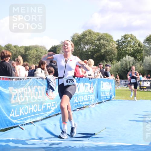 25.08.2024 - Elbe Triathlon Hamburg H.Heesch http://msf.ph/oto/6871957 25.08.2024 11:59:14 Ziel 306, 478, 1552, 1572 meine-sportfotos.de