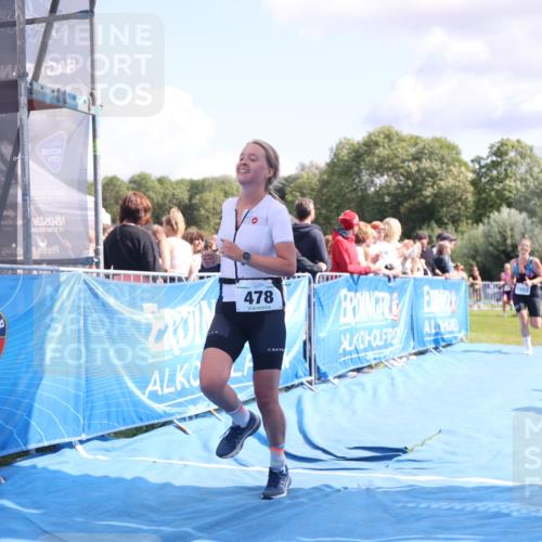 25.08.2024 - Elbe Triathlon Hamburg H.Heesch http://msf.ph/oto/6871980 25.08.2024 11:59:14 Ziel 306, 478, 1552, 1572 meine-sportfotos.de