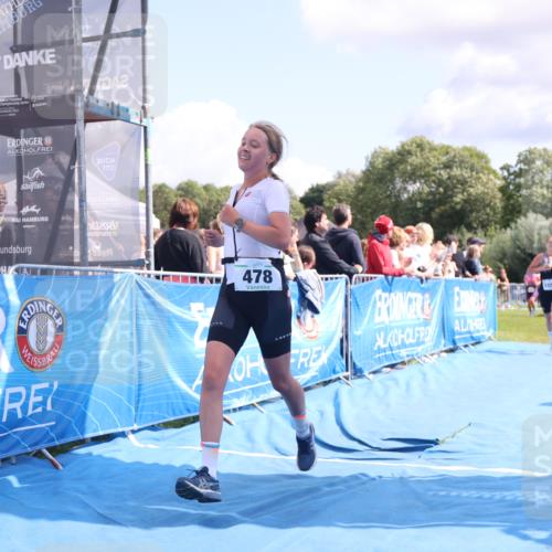 25.08.2024 - Elbe Triathlon Hamburg H.Heesch http://msf.ph/oto/6871991 25.08.2024 11:59:14 Ziel 306, 478, 1552, 1572 meine-sportfotos.de