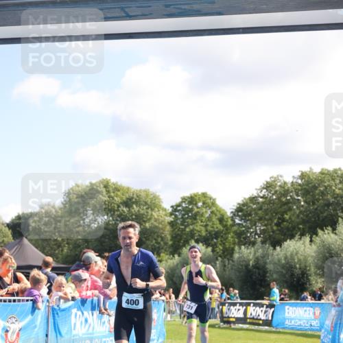 25.08.2024 - Elbe Triathlon Hamburg H.Heesch http://msf.ph/oto/6871996 25.08.2024 11:37:09 Ziel 400, 679, 731 meine-sportfotos.de