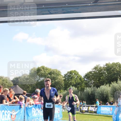 25.08.2024 - Elbe Triathlon Hamburg H.Heesch http://msf.ph/oto/6872005 25.08.2024 11:37:09 Ziel 400, 679, 731 meine-sportfotos.de
