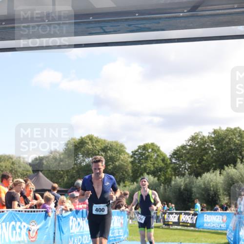 25.08.2024 - Elbe Triathlon Hamburg H.Heesch http://msf.ph/oto/6872008 25.08.2024 11:37:10 Ziel 400, 679, 731 meine-sportfotos.de