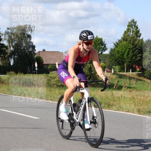 25.08.2024 - Elbe Triathlon Hamburg Fuchs,  Jonas http://msf.ph/oto/6872016 25.08.2024 11:15:10 Radfahren 1630, 1567 meine-sportfotos.de