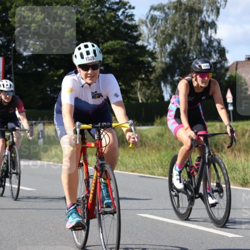 25.08.2024 - Elbe Triathlon Hamburg Fuchs,  Jonas http://msf.ph/oto/6872052 25.08.2024 11:15:22 Radfahren 1689, 1528, 1645 meine-sportfotos.de