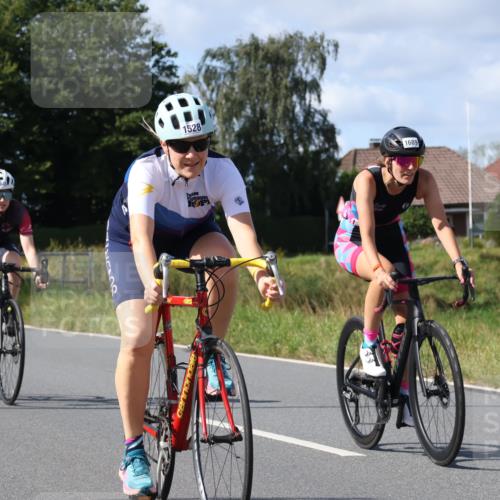 25.08.2024 - Elbe Triathlon Hamburg Fuchs,  Jonas http://msf.ph/oto/6872058 25.08.2024 11:15:23 Radfahren 1689, 1528, 1645 meine-sportfotos.de