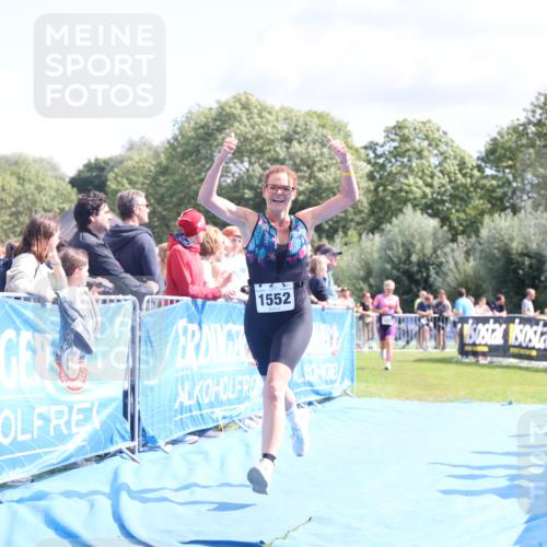 25.08.2024 - Elbe Triathlon Hamburg H.Heesch http://msf.ph/oto/6872060 25.08.2024 11:59:16 Ziel 478, 1472, 1552 meine-sportfotos.de