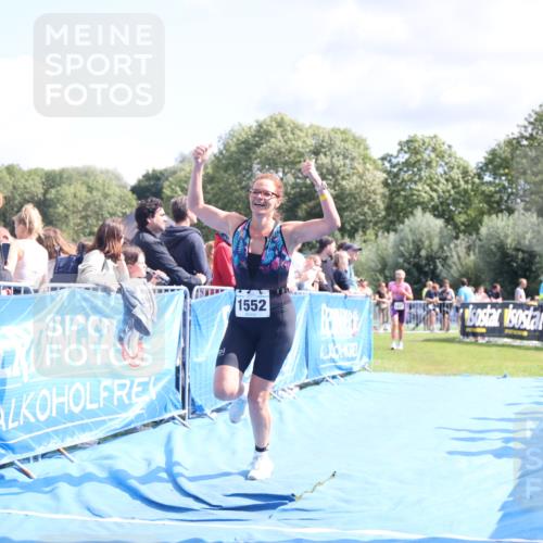 25.08.2024 - Elbe Triathlon Hamburg H.Heesch http://msf.ph/oto/6872088 25.08.2024 11:59:16 Ziel 478, 1472, 1552 meine-sportfotos.de