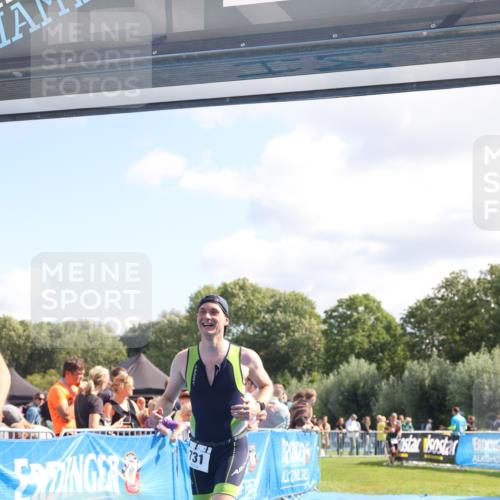 25.08.2024 - Elbe Triathlon Hamburg H.Heesch http://msf.ph/oto/6872120 25.08.2024 11:37:11 Ziel 400, 679, 731 meine-sportfotos.de