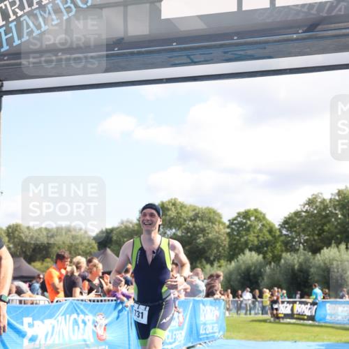 25.08.2024 - Elbe Triathlon Hamburg H.Heesch http://msf.ph/oto/6872125 25.08.2024 11:37:11 Ziel 400, 679, 731 meine-sportfotos.de