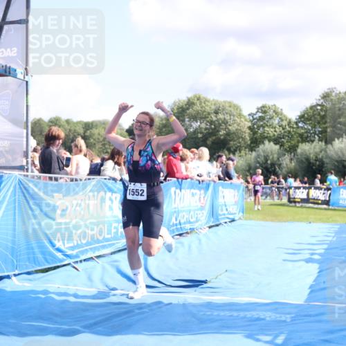 25.08.2024 - Elbe Triathlon Hamburg H.Heesch http://msf.ph/oto/6872135 25.08.2024 11:59:16 Ziel 478, 1472, 1552 meine-sportfotos.de