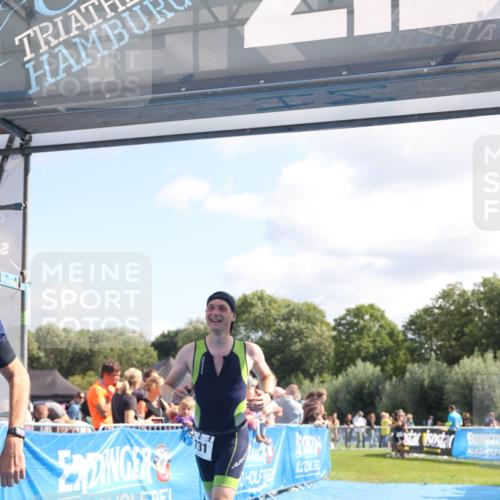 25.08.2024 - Elbe Triathlon Hamburg H.Heesch http://msf.ph/oto/6872136 25.08.2024 11:37:11 Ziel 400, 679, 731 meine-sportfotos.de