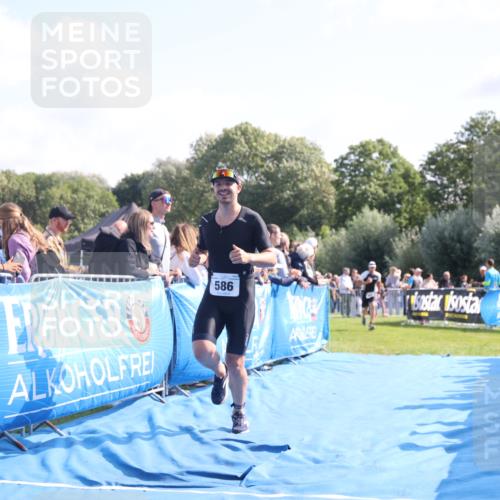 25.08.2024 - Elbe Triathlon Hamburg H.Heesch http://msf.ph/oto/6872149 25.08.2024 11:09:52 Ziel 573, 578, 586, 638 meine-sportfotos.de
