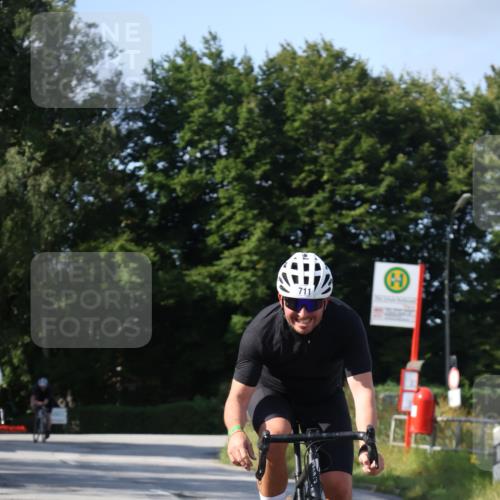 25.08.2024 - Elbe Triathlon Hamburg Fuchs,  Jonas http://msf.ph/oto/6872173 25.08.2024 10:33:00 Radfahren 706, 497, 711, 683, 692 meine-sportfotos.de