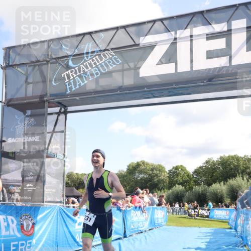 25.08.2024 - Elbe Triathlon Hamburg H.Heesch http://msf.ph/oto/6872175 25.08.2024 11:37:12 Ziel 400, 679, 731 meine-sportfotos.de