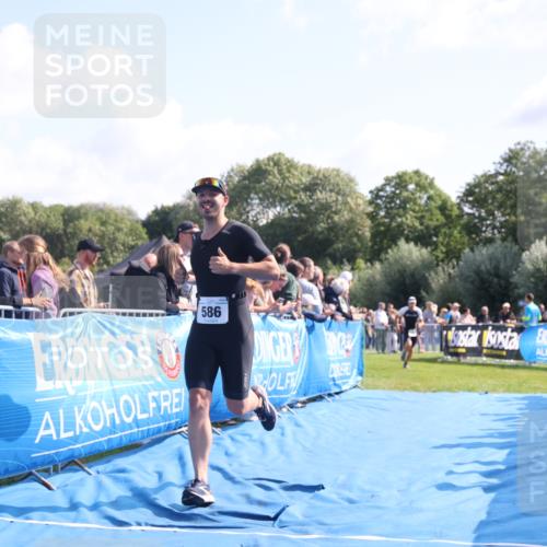 25.08.2024 - Elbe Triathlon Hamburg H.Heesch http://msf.ph/oto/6872178 25.08.2024 11:09:52 Ziel 573, 578, 586, 638 meine-sportfotos.de