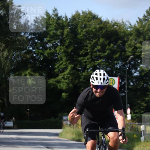 25.08.2024 - Elbe Triathlon Hamburg Fuchs,  Jonas http://msf.ph/oto/6872179 25.08.2024 10:33:00 Radfahren 706, 497, 711, 683, 692 meine-sportfotos.de