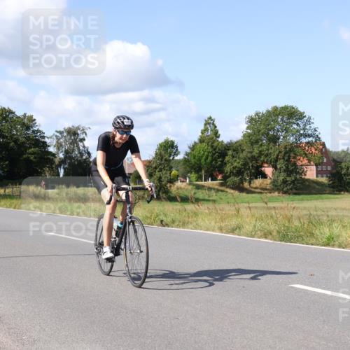 25.08.2024 - Elbe Triathlon Hamburg Fuchs,  Jonas http://msf.ph/oto/6872182 25.08.2024 11:15:40 Radfahren 1509, 1513 meine-sportfotos.de