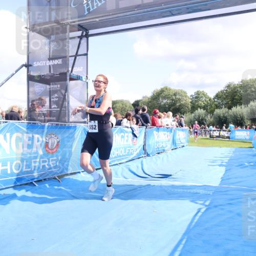 25.08.2024 - Elbe Triathlon Hamburg H.Heesch http://msf.ph/oto/6872187 25.08.2024 11:59:17 Ziel 478, 1472, 1552 meine-sportfotos.de