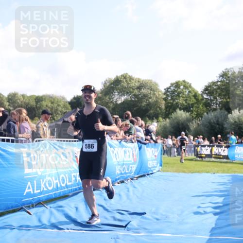 25.08.2024 - Elbe Triathlon Hamburg H.Heesch http://msf.ph/oto/6872191 25.08.2024 11:09:53 Ziel 573, 578, 586, 638 meine-sportfotos.de