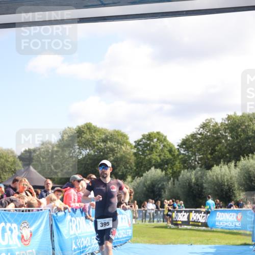 25.08.2024 - Elbe Triathlon Hamburg H.Heesch http://msf.ph/oto/6872238 25.08.2024 11:37:23 Ziel 395 meine-sportfotos.de