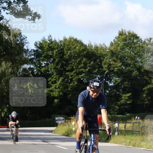 25.08.2024 - Elbe Triathlon Hamburg Fuchs,  Jonas http://msf.ph/oto/6872251 25.08.2024 10:33:05 Radfahren 497, 711, 683, 692, 411, 745 meine-sportfotos.de