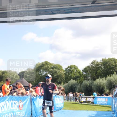 25.08.2024 - Elbe Triathlon Hamburg H.Heesch http://msf.ph/oto/6872259 25.08.2024 11:37:23 Ziel 395 meine-sportfotos.de