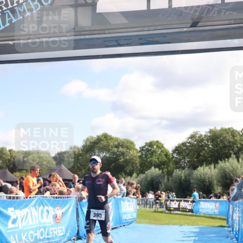 25.08.2024 - Elbe Triathlon Hamburg H.Heesch http://msf.ph/oto/6872277 25.08.2024 11:37:23 Ziel 395 meine-sportfotos.de