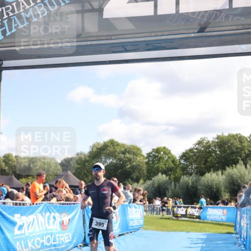 25.08.2024 - Elbe Triathlon Hamburg H.Heesch http://msf.ph/oto/6872283 25.08.2024 11:37:23 Ziel 395 meine-sportfotos.de