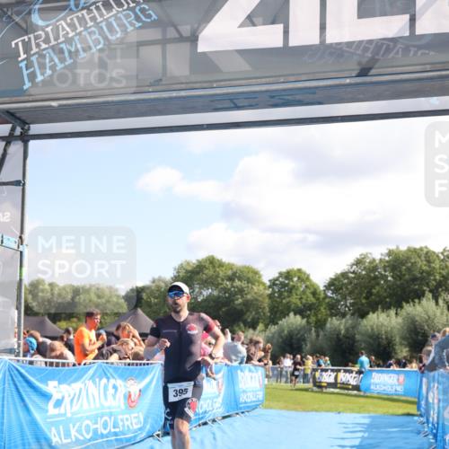 25.08.2024 - Elbe Triathlon Hamburg H.Heesch http://msf.ph/oto/6872294 25.08.2024 11:37:23 Ziel 395 meine-sportfotos.de
