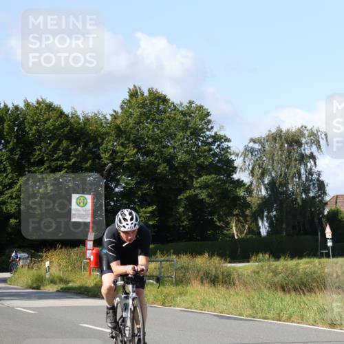 25.08.2024 - Elbe Triathlon Hamburg Fuchs,  Jonas http://msf.ph/oto/6872300 25.08.2024 10:33:07 Radfahren 683, 692, 411, 745 meine-sportfotos.de