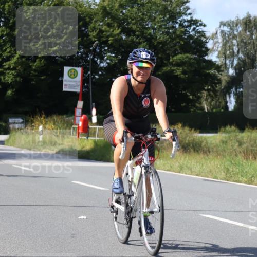 25.08.2024 - Elbe Triathlon Hamburg Fuchs,  Jonas http://msf.ph/oto/6872339 25.08.2024 11:16:45 Radfahren 1527, 1538, 1702 meine-sportfotos.de