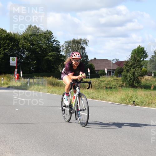 25.08.2024 - Elbe Triathlon Hamburg Fuchs,  Jonas http://msf.ph/oto/6872357 25.08.2024 11:16:46 Radfahren 1527, 1538, 1702 meine-sportfotos.de