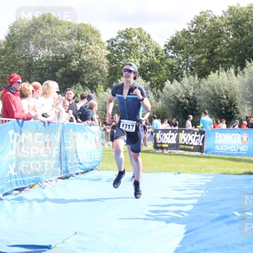 25.08.2024 - Elbe Triathlon Hamburg H.Heesch http://msf.ph/oto/6872361 25.08.2024 11:59:25 Ziel 494, 634, 1472, 1479, 1690, 1717 meine-sportfotos.de