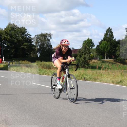 25.08.2024 - Elbe Triathlon Hamburg Fuchs,  Jonas http://msf.ph/oto/6872364 25.08.2024 11:16:46 Radfahren 1527, 1538, 1702 meine-sportfotos.de