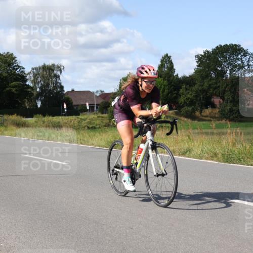 25.08.2024 - Elbe Triathlon Hamburg Fuchs,  Jonas http://msf.ph/oto/6872369 25.08.2024 11:16:47 Radfahren 1527, 1538, 1702 meine-sportfotos.de