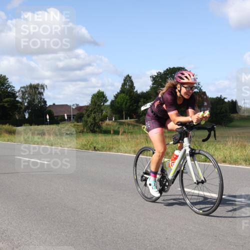 25.08.2024 - Elbe Triathlon Hamburg Fuchs,  Jonas http://msf.ph/oto/6872373 25.08.2024 11:16:47 Radfahren 1527, 1538, 1702 meine-sportfotos.de