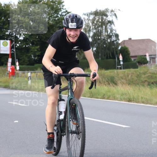 25.08.2024 - Elbe Triathlon Hamburg Fuchs,  Jonas http://msf.ph/oto/6872383 25.08.2024 11:17:00 Radfahren 1610, 1714 meine-sportfotos.de