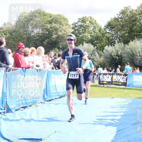 25.08.2024 - Elbe Triathlon Hamburg H.Heesch http://msf.ph/oto/6872401 25.08.2024 11:59:26 Ziel 494, 634, 1472, 1479, 1690, 1717 meine-sportfotos.de
