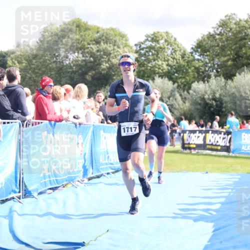 25.08.2024 - Elbe Triathlon Hamburg H.Heesch http://msf.ph/oto/6872412 25.08.2024 11:59:26 Ziel 494, 634, 1472, 1479, 1690, 1717 meine-sportfotos.de