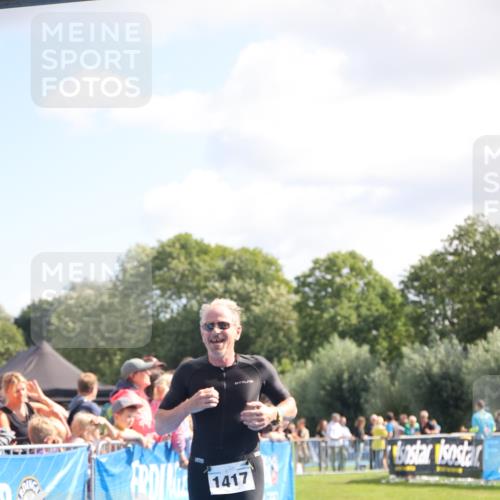 25.08.2024 - Elbe Triathlon Hamburg H.Heesch http://msf.ph/oto/6872435 25.08.2024 11:37:31 Ziel 395, 1417 meine-sportfotos.de