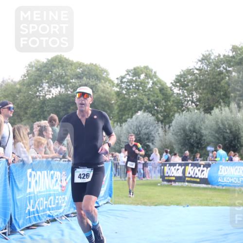 25.08.2024 - Elbe Triathlon Hamburg H.Heesch http://msf.ph/oto/6872444 25.08.2024 11:10:02 Ziel 338, 426, 638 meine-sportfotos.de